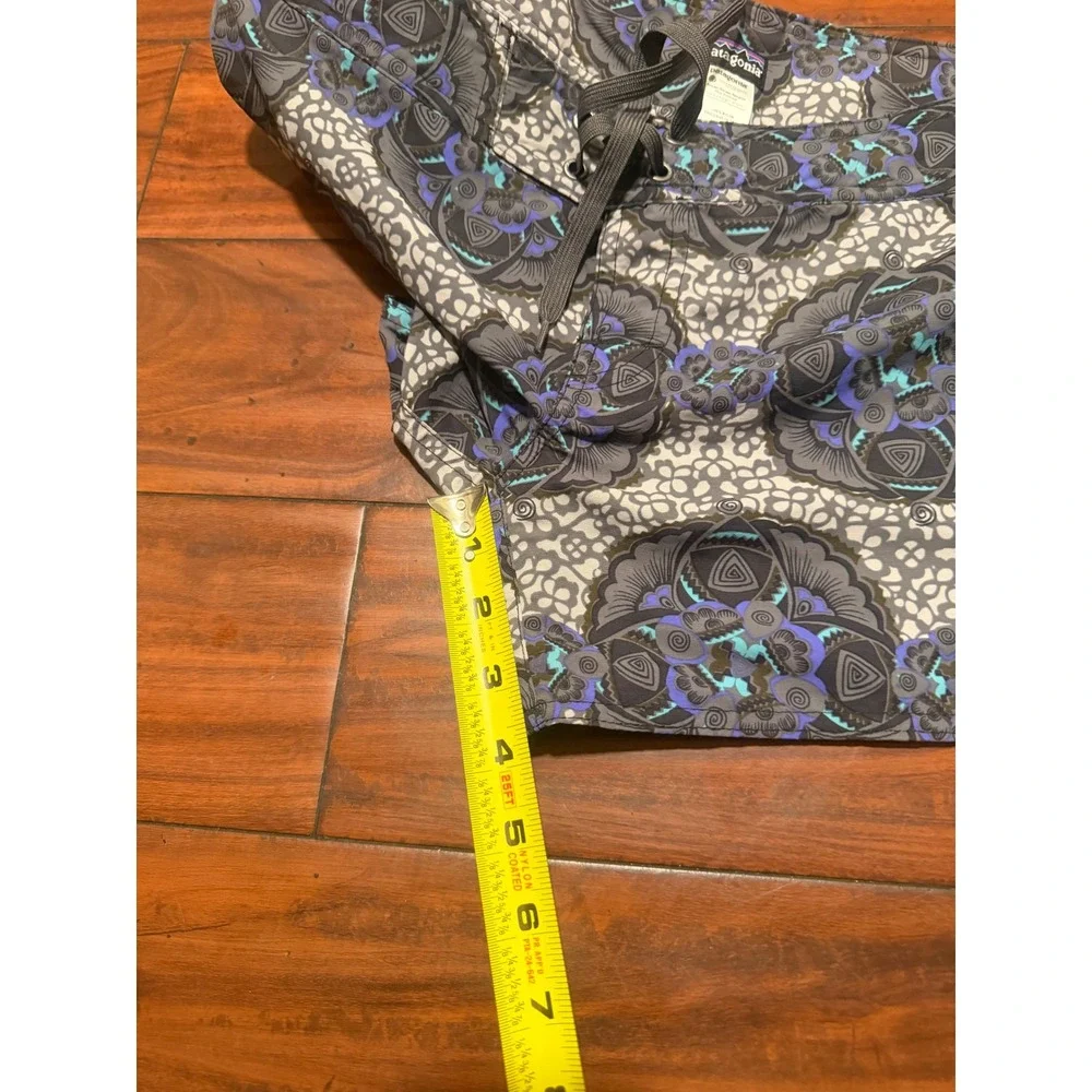 Patagonia Barely Baggies Board Shorts Womens 4 Blue Grey Floral Mandala Print